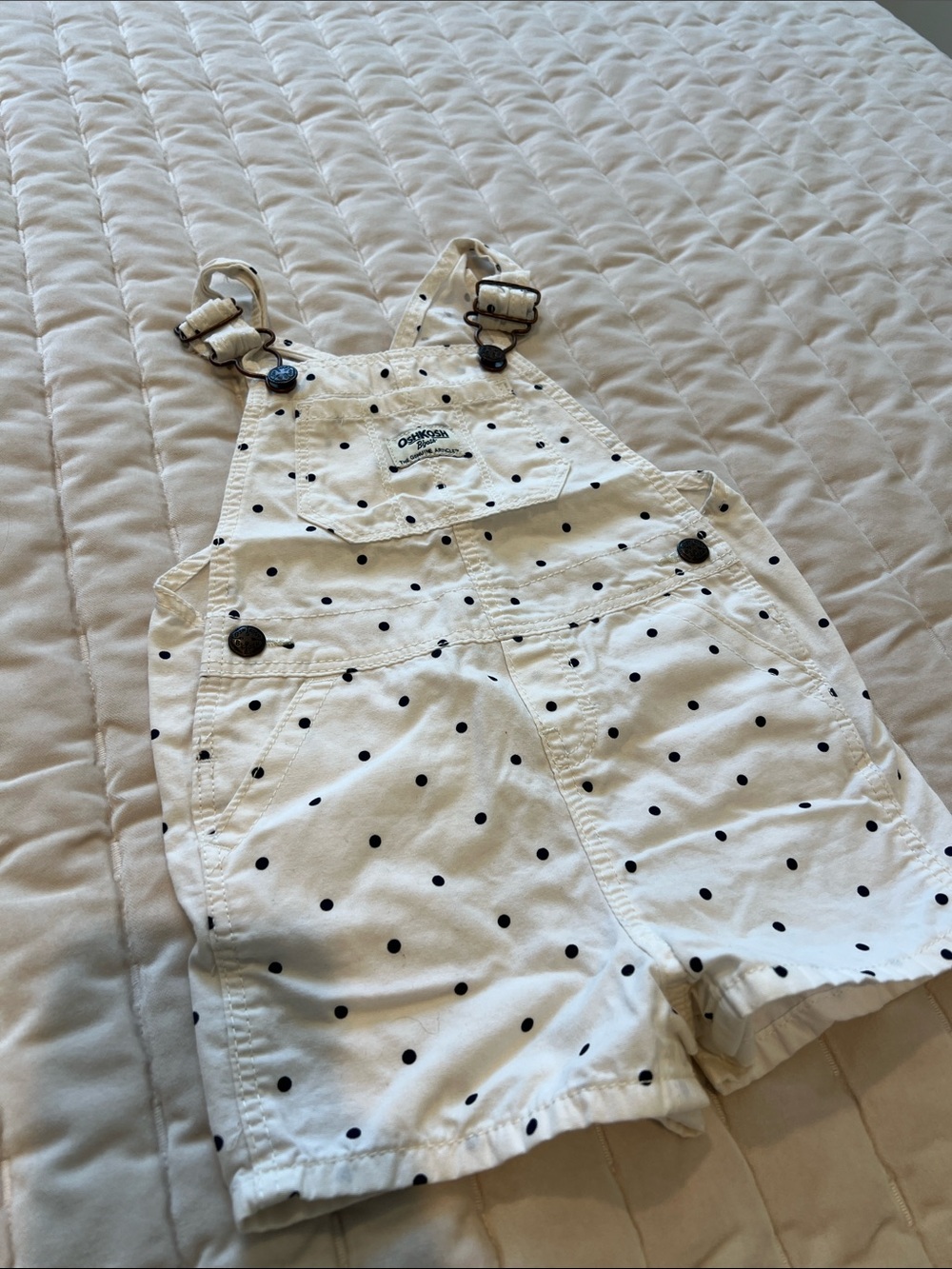 🐧 OshKosh B'gosh White Short Overalls with Black Polka Dots 🐧